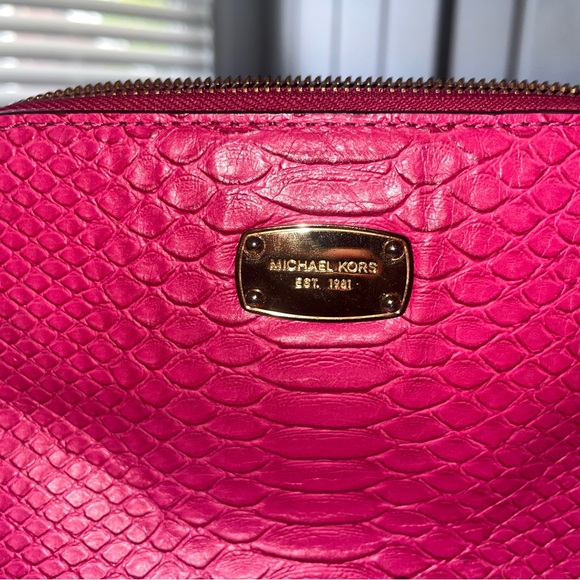 NWOT Michael Kors Pink Pebbled Leather Crossbody Bag - Picture 3 of 7